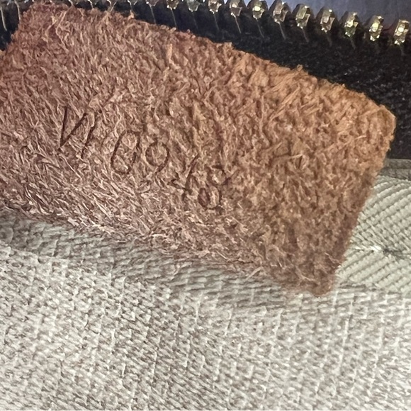 Louis Vuitton Deauville - Picture 17 of 17